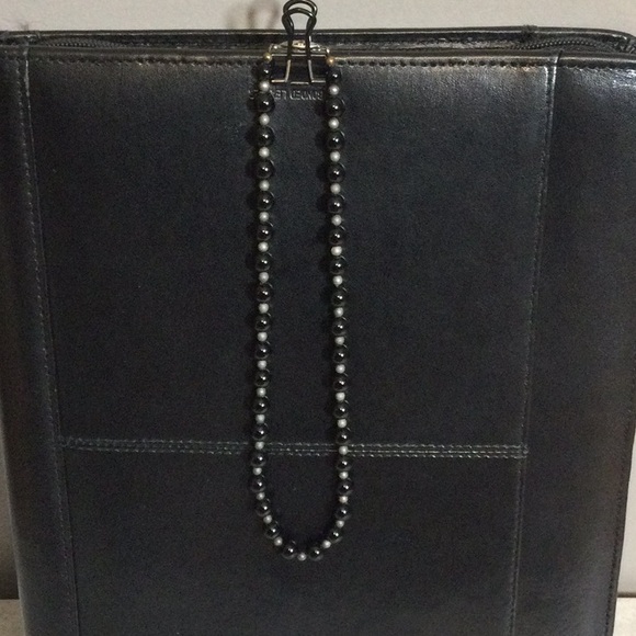 Black round with gray bead necklace - Picture 2 of 6